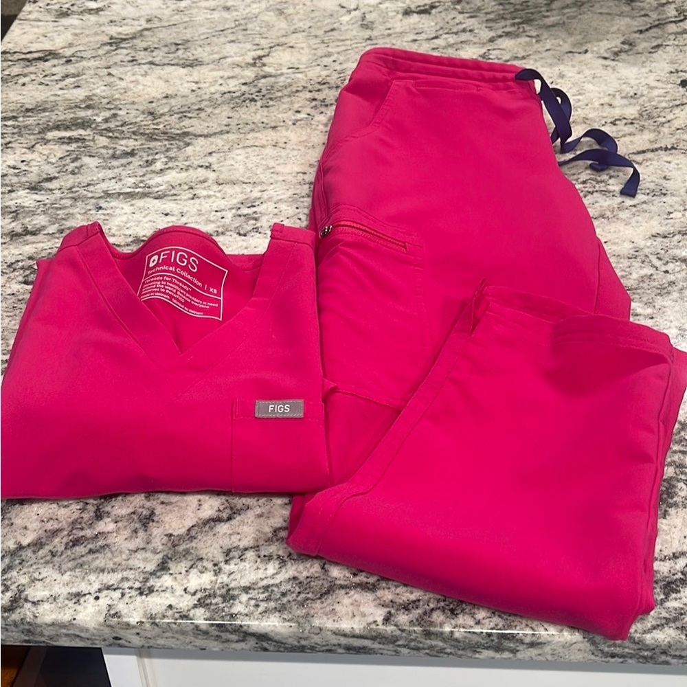 Figs Ultra Rose set xsp pants xs top